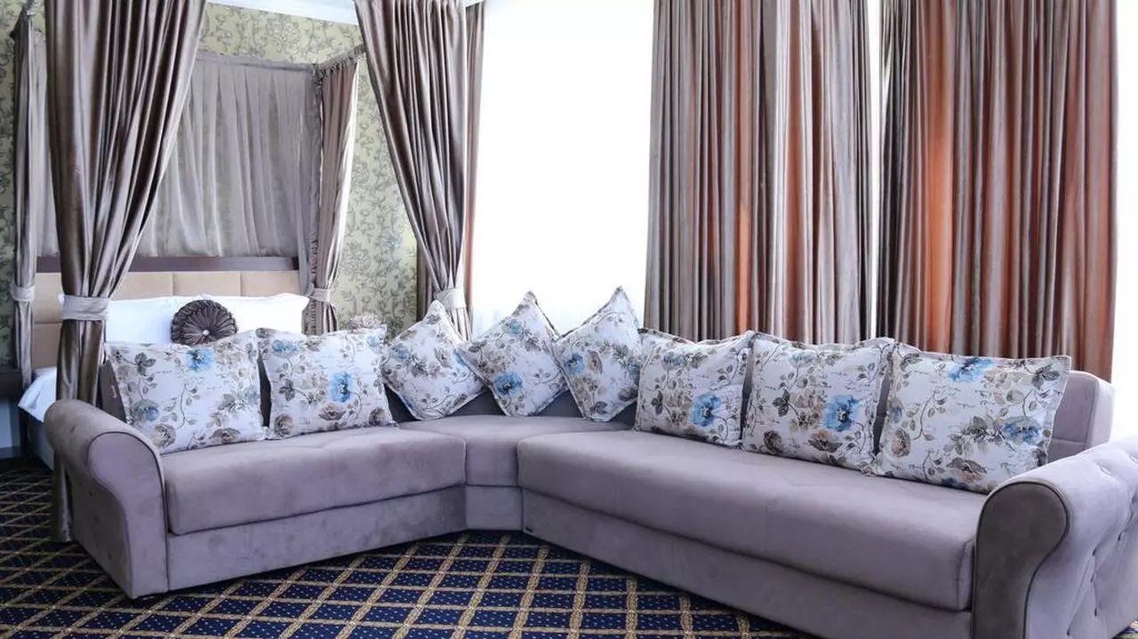 CORNICHE_SHABAVIZPARVAZ (3).jpg